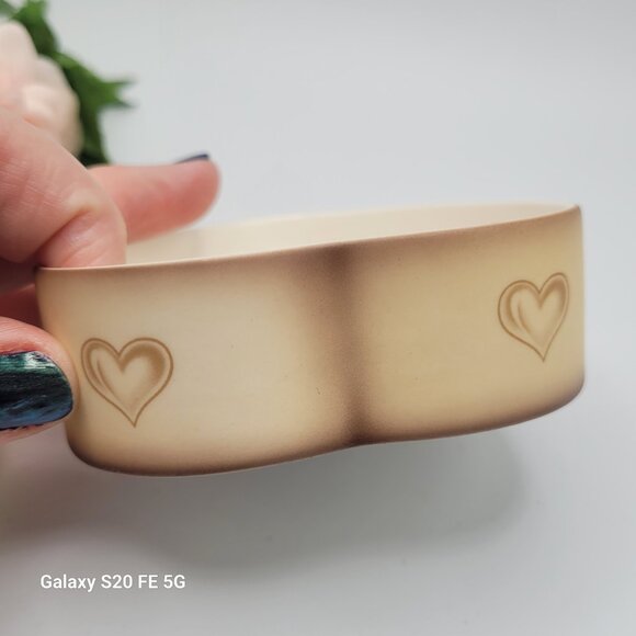Hummel Boxes by Goebel Heart Shaped Sweet Greetings #686 - Picture 8 of 15